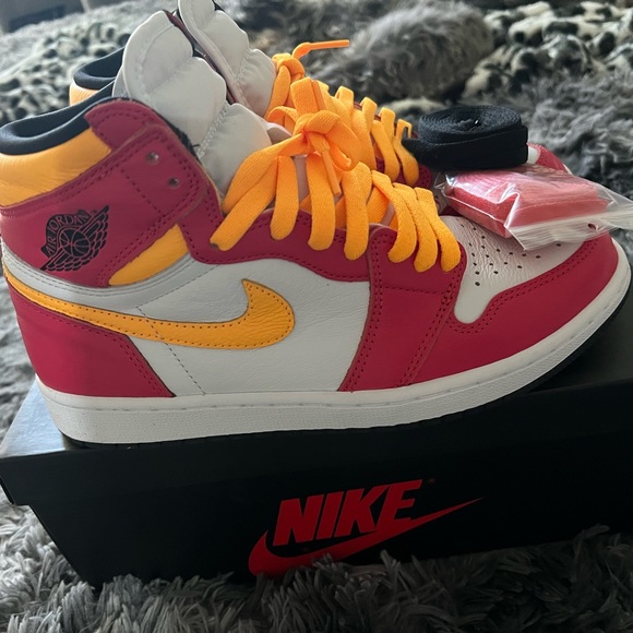 Jordan Retro 1s - Picture 5 of 9